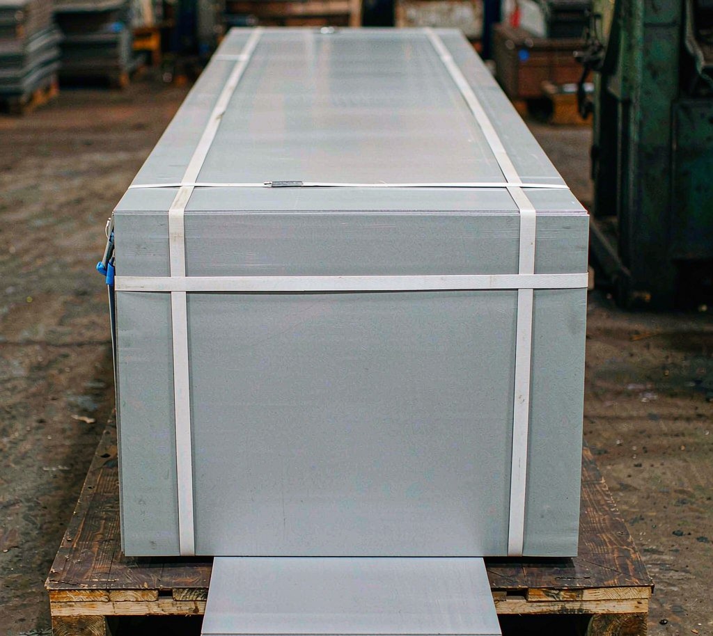 Packed AH36 steel plates on export pallet
