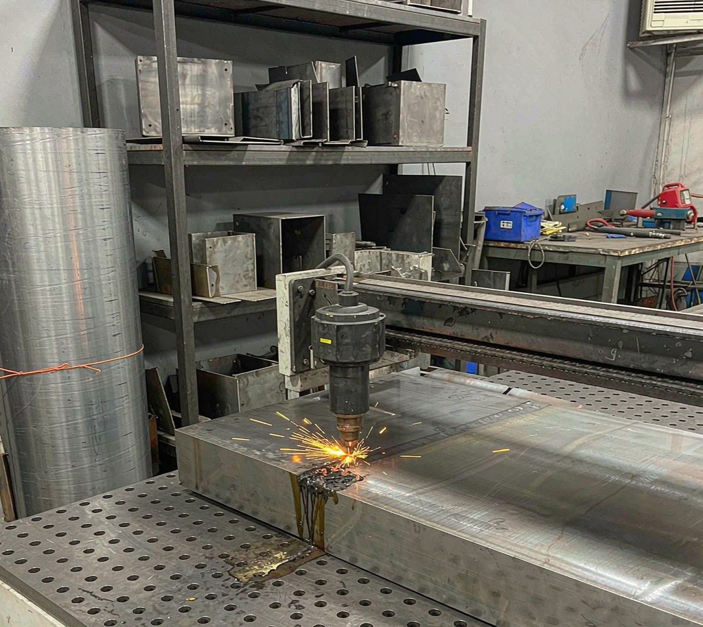Laser cutting of wear resistant steel plate