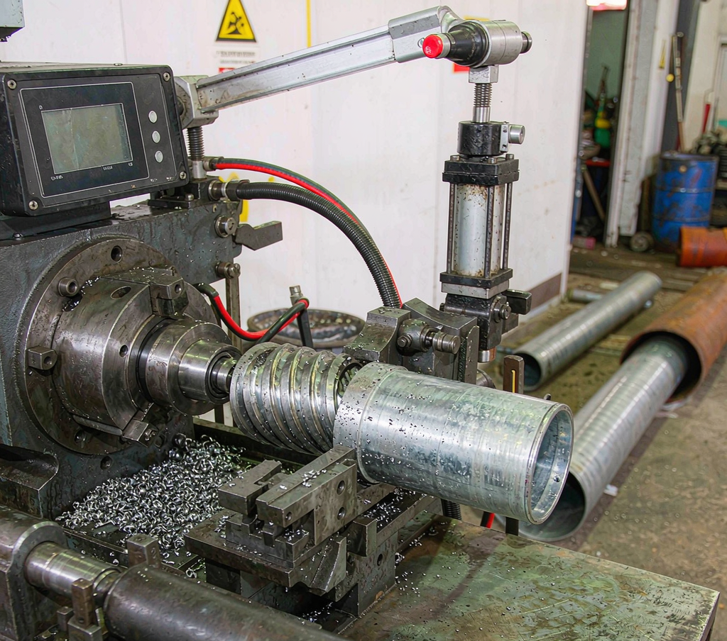 Industrial heat treatment furnace with temperature control