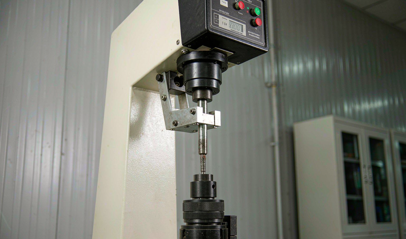 Universal testing machine in steel quality laboratory